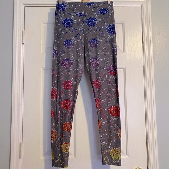 🌈2/$15🌥 Ombré rainbow rose leggings - Picture 1 of 2